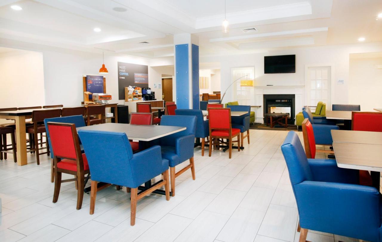 Holiday Inn Express Hotel & Suites Bethlehem Airport/Allentown Area By Ihg Exterior photo
