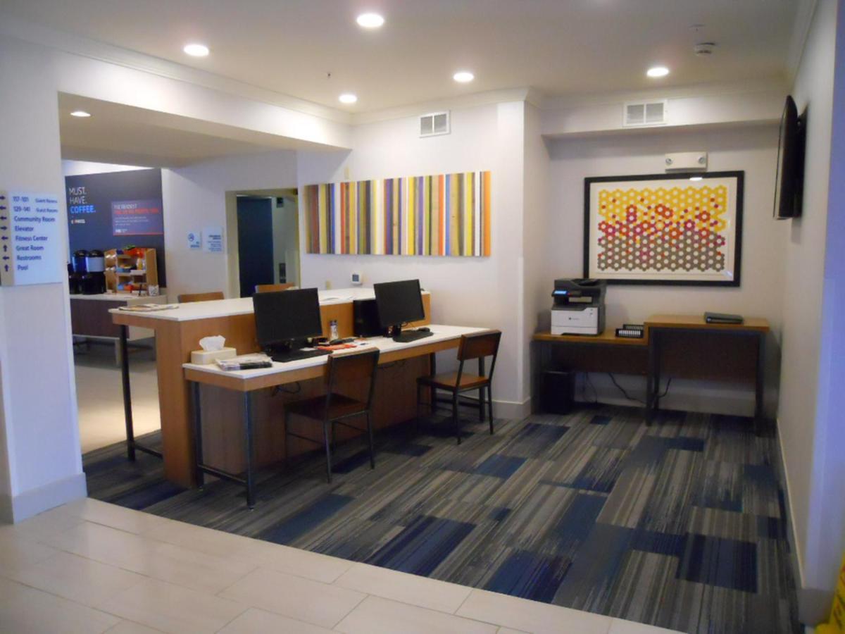 Holiday Inn Express Hotel & Suites Bethlehem Airport/Allentown Area By Ihg Exterior photo